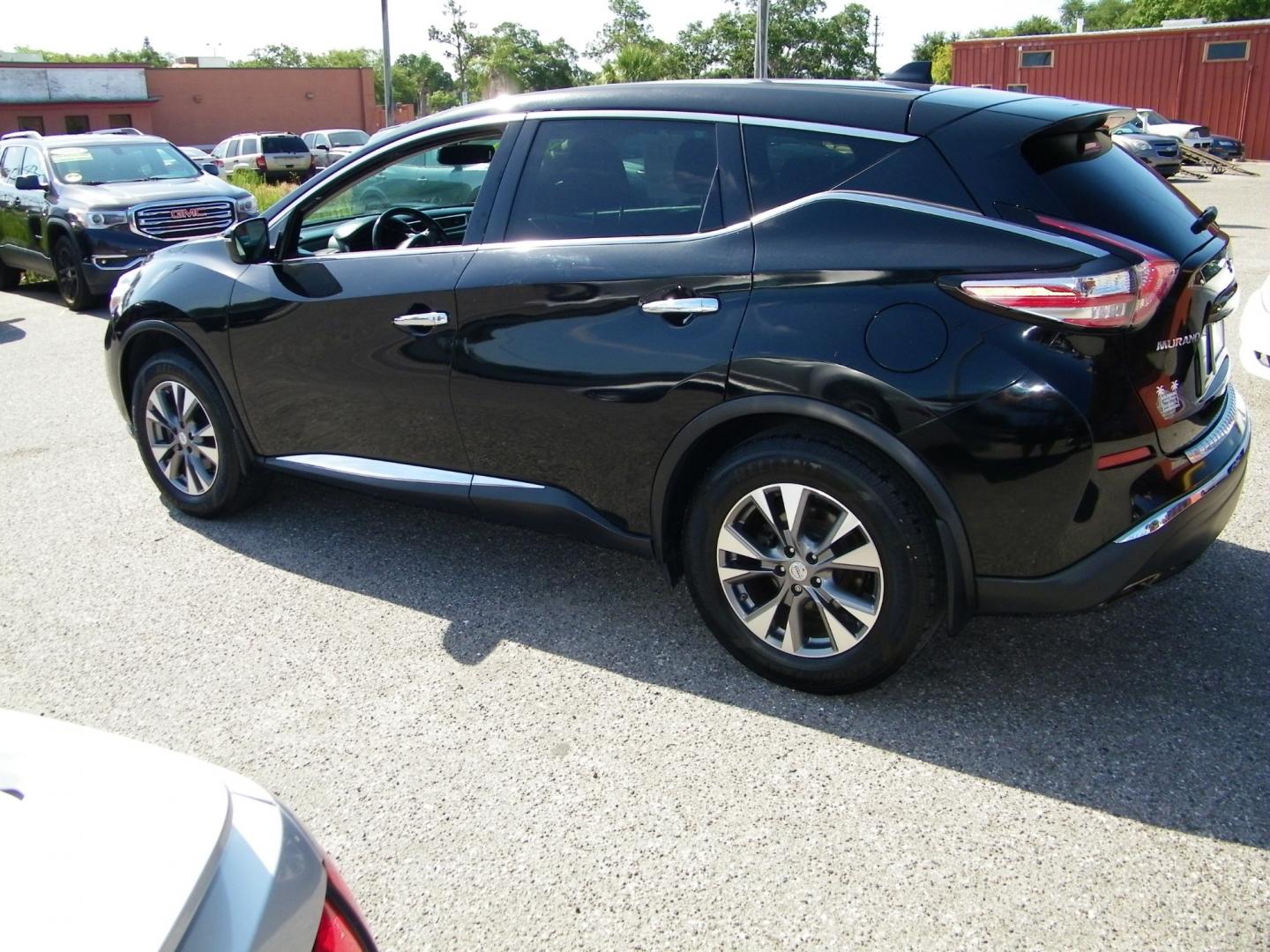 2018 Black /Black Nissan Murano S (5N1AZ2MG0JN) with an 3.5L V6 engine, Automatic CVT transmission, located at 4000 Bee Ridge Road, Sarasota, FL, 34233, (941) 926-0300, 27.298664, -82.489151 - Photo#4